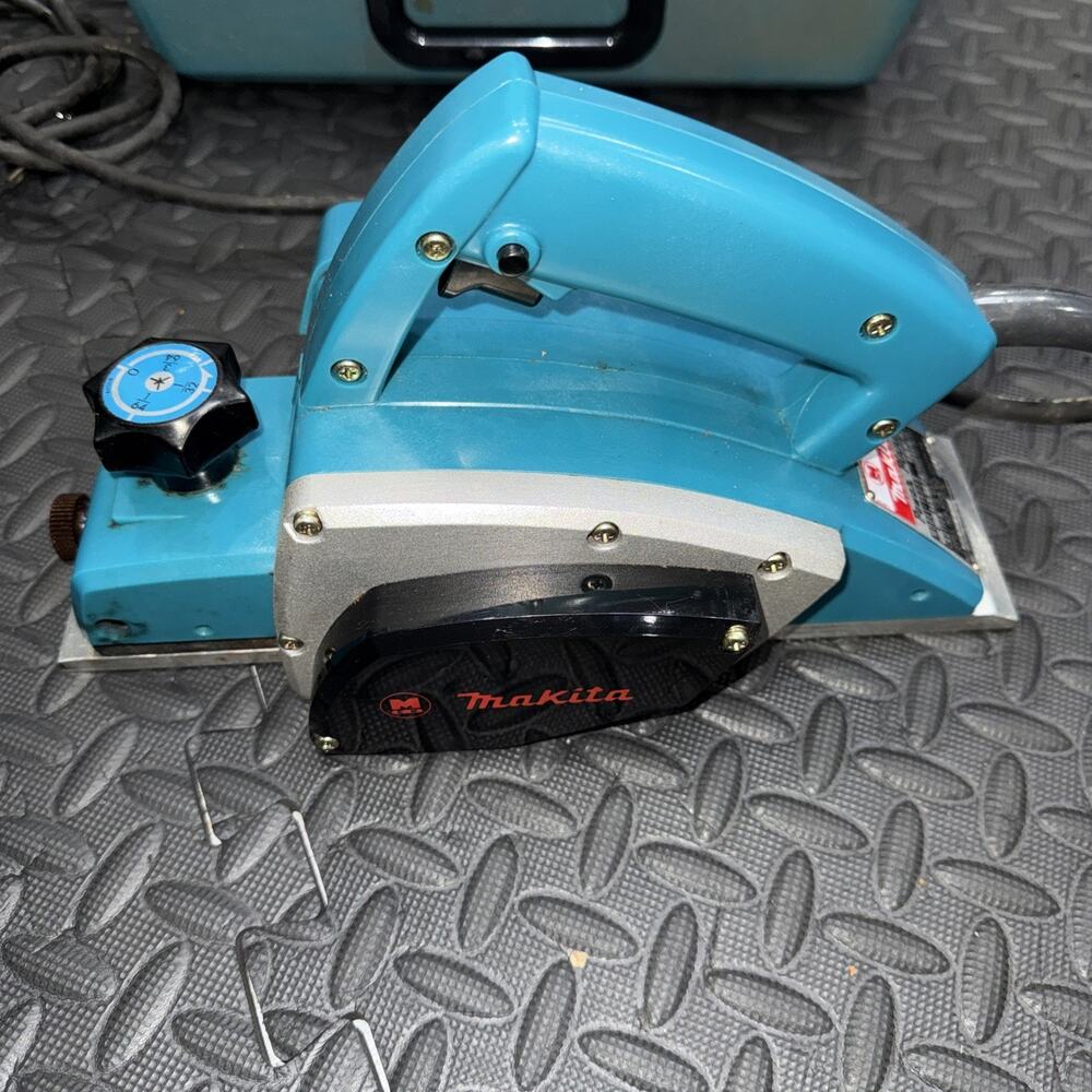 Makita KP0800K 3-1/4 inch Planer with Tool Case